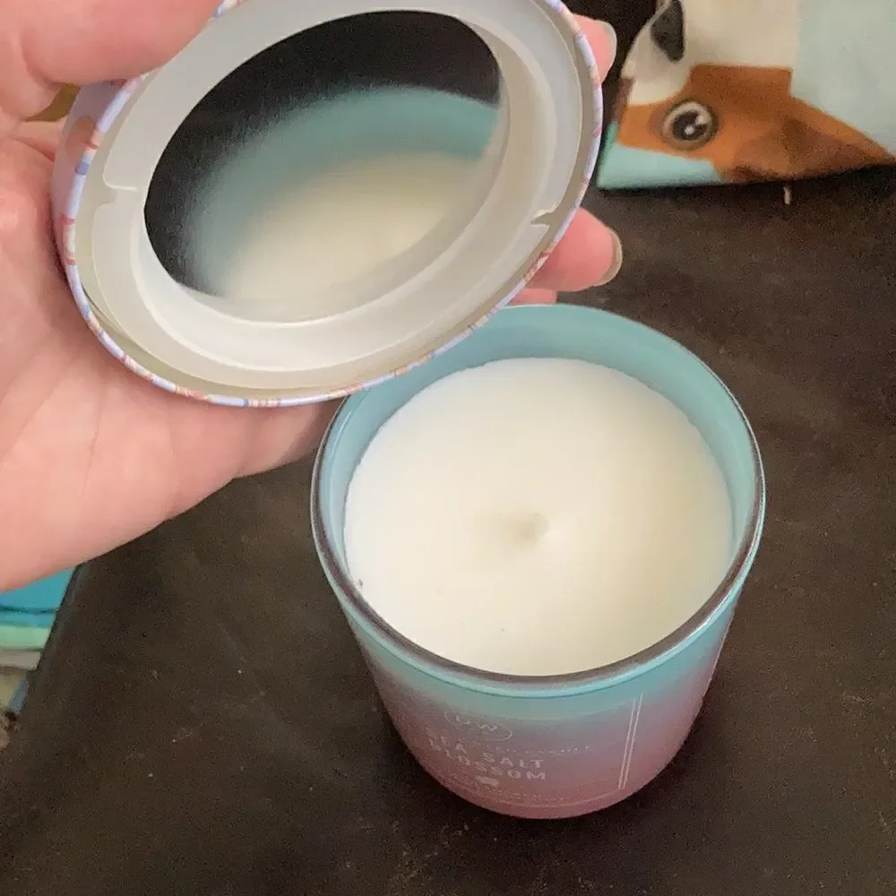 DW Home richly scented